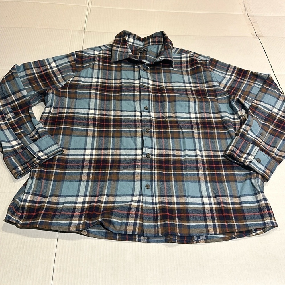Eddie Bauer striped plaid flannel button down shirt 100% cotton w front pocket